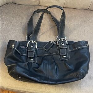 Elegant Coach Black Leather Tote Bag